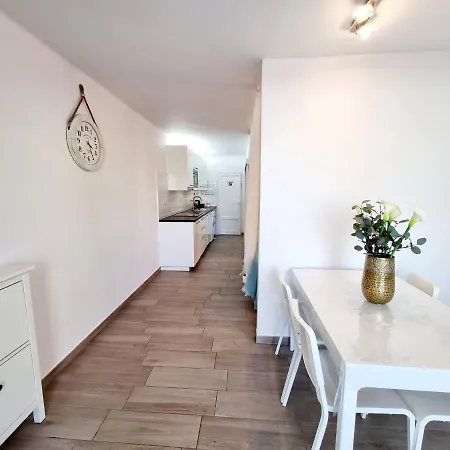 Giovanni 09 Playa Roca Apartament *