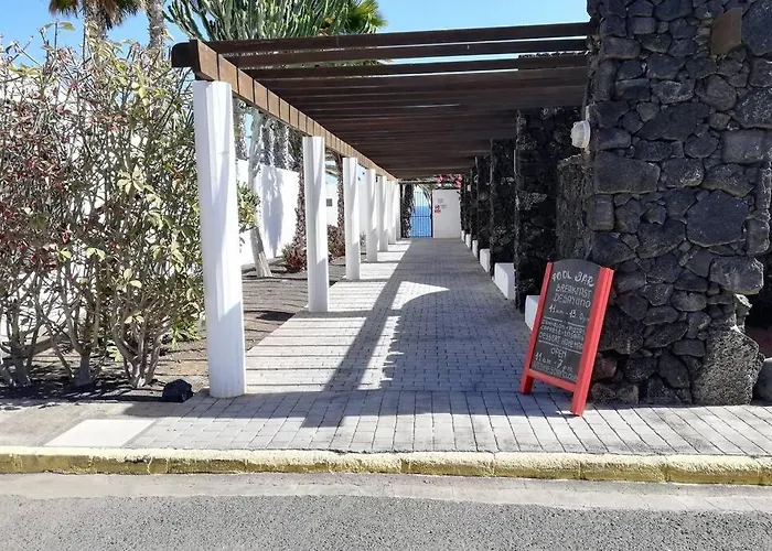 Giovanni 09 Playa Roca * Costa Teguise