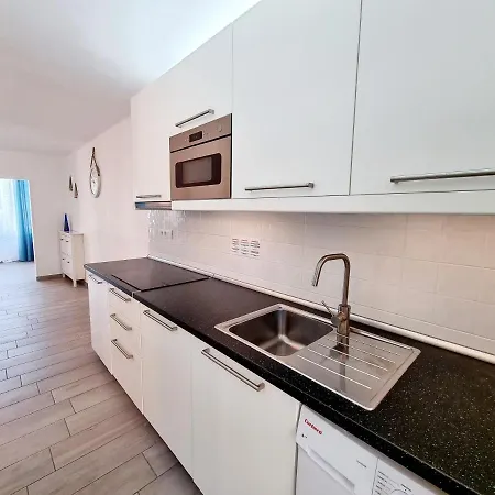 Giovanni 09 Playa Roca Daire