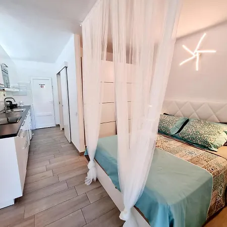 Giovanni 09 Playa Roca Daire