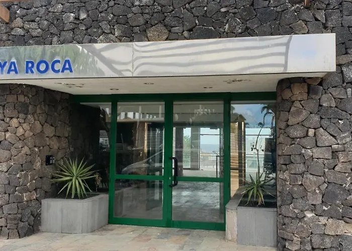 Giovanni 09 Playa Roca Costa Teguise