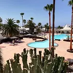 Giovanni 09 Playa Roca 公寓